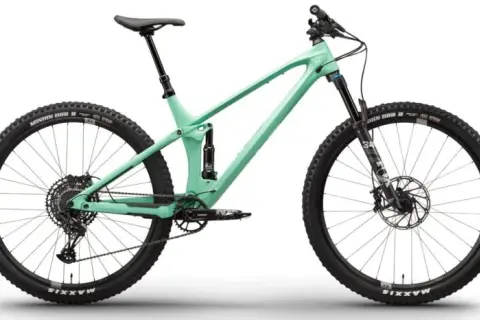 Czym jest rower enduro? Przewodnik dla szukających górskich wrażeń