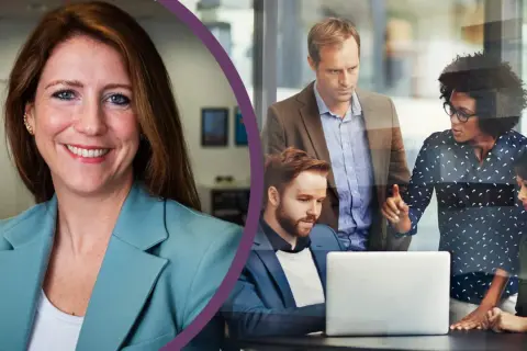 Louise Bagewitz ler mot betraktaren. Till höger diskuterar en grupp kollegor vid en laptop.