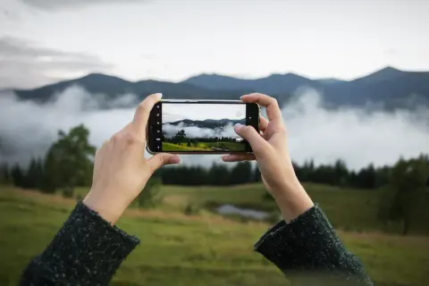 Jak zrobić zdjęcie panoramiczne? Poradnik krok po kroku (smartfon/aparat)