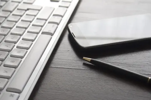 Jak internet w tekstach kultury zmienia język i komunikację?
