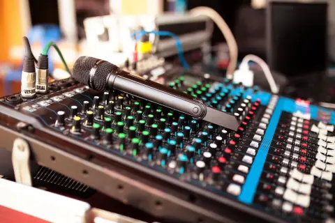 Tworzenie muzyki elektronicznej: jak uniknąć najczęstszych błędów
