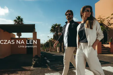 Para na spacerze w letnich stylizacjach z naturalnego materiału. Czas na len!