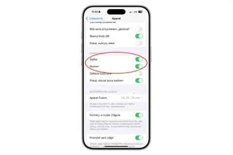 Jak włączyć kratki w aparacie iPhone: w ustawieniach aparatu, w sekcji Kompozycja, przełącz suwak "Siatka" na zielony.