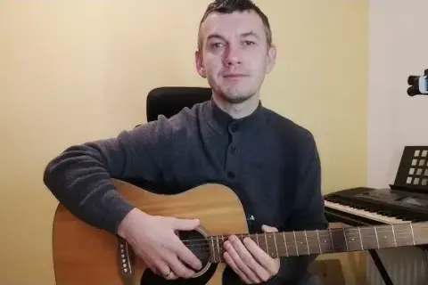Chwyty gitarowe do na wojtusia z popielnika – zagraj bez problemu