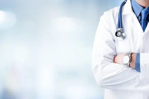 Dr Adam Zakościelny urolog: Gdzie przyjmuje? Adresy, uniknij pomyłki!