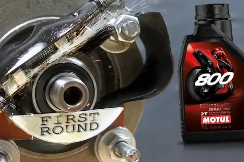 Motul 800 2T opinie - czy to najlepszy olej do silników dwusuwowych?