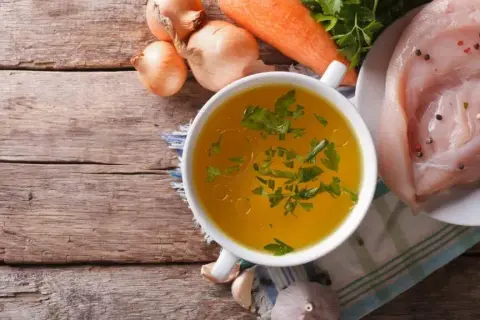 Jakie zupy może jeść pies? Bezpieczne przepisy dla zdrowia pupila