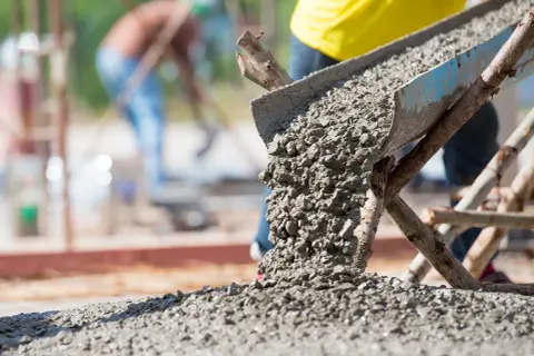 Ile cementu na kubik betonu? Sprawdź, ile naprawdę potrzebujesz