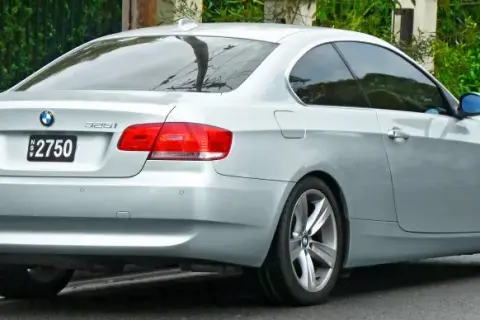 Ile pali bmw e90 2.0 benzyna? Sprawdź realne zużycie paliwa