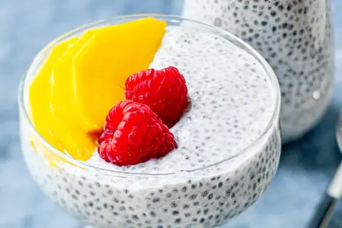 Jak długo pudding chia może stać w lodówce? Sprawdź, by uniknąć błędów!