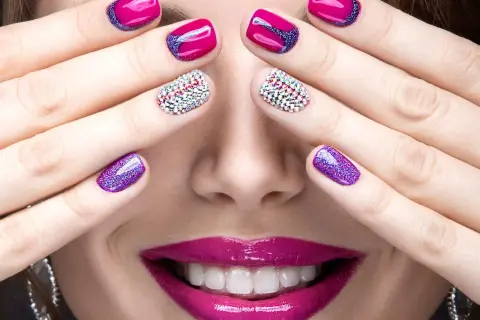Czy manicure hybrydowy jest bezpieczny w ciąży? Sprawdź ryzyko!