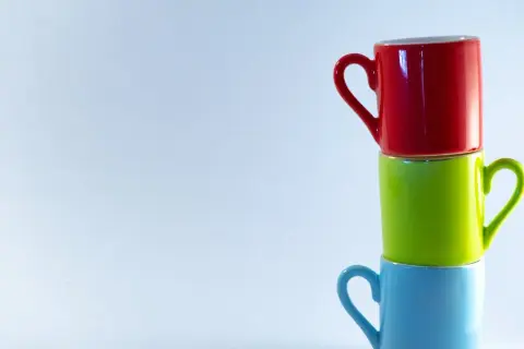 Keep calm and drink: Dlaczego ten slogan podbija serca fanów?