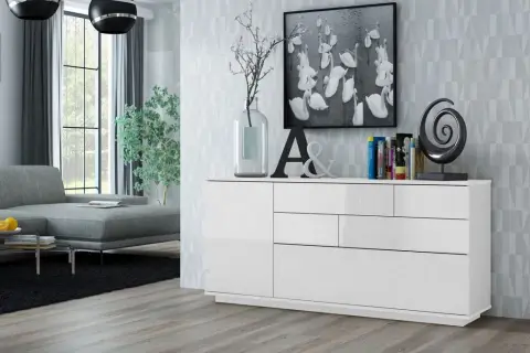 Co na komodę do salonu: 15 pomysłów na stylowe dekoracje