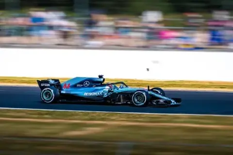 Jak zostać kierowcą F1? Kluczowe kroki do spełnienia marzeń wyścigowych