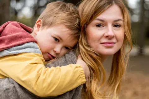 Czy samotna matka ma szanse na miłość? Nowe życie uczuciowe