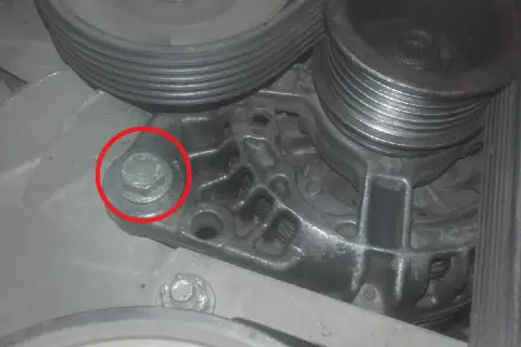 Jak łatwo i bezpiecznie wymontować alternator w Golfie 4 – krok po kroku