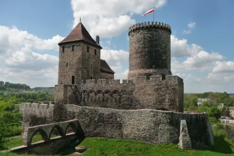 Zamek w Będzinie – Fascynująca historia i tajemnice średniowiecznej warowni
