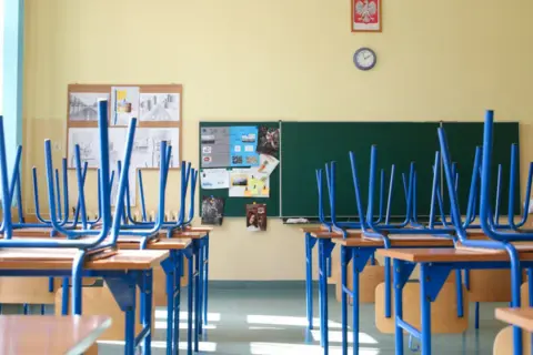 Na czym polega nauczanie hybrydowe i jak zmienia edukację?
