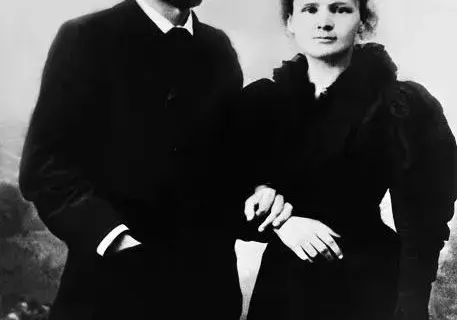 Co odkryła Maria Skłodowska-Curie z mężem i jak to zmieniło naukę