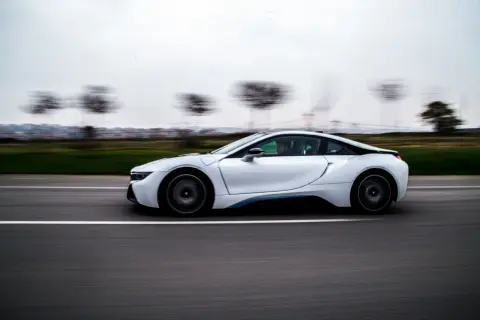 Ile kosztuje McLaren? Przewodnik po cenach modeli superaut