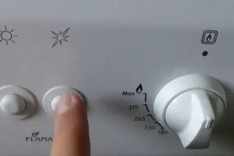 Jak włączyć piekarnik w kuchence gazowej Indesit krok po kroku i bezpiecznie