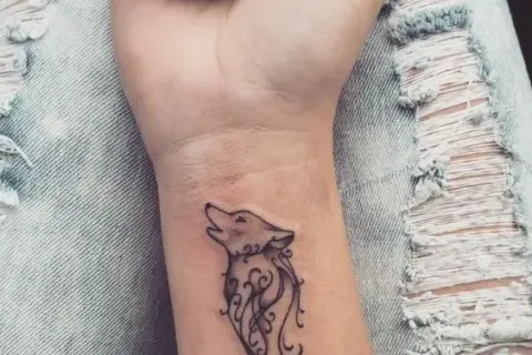 Symbolika tatuaży damskich: znaczenie i interpretacja motywów