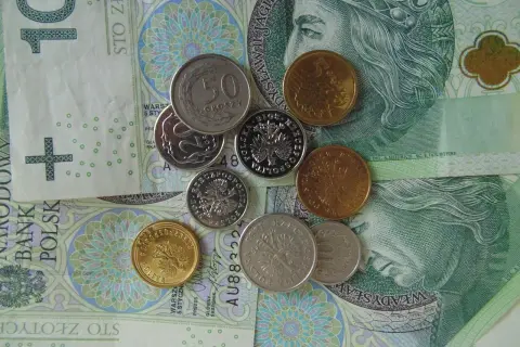 14. emerytura: Kto może otrzymać dodatkowe świadczenie i na jakich zasadach?