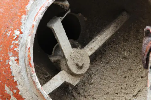 Ile kosztuje betoniarka do betonu? Sprawdź ceny wynajmu i zakupu teraz!