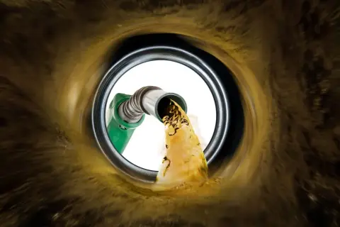 Czy diesel pojedzie na benzynie? Skutki i co zrobić w razie błędu