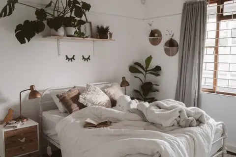 Jak urządzić pokój w stylu boho – praktyczne porady i tanie inspiracje