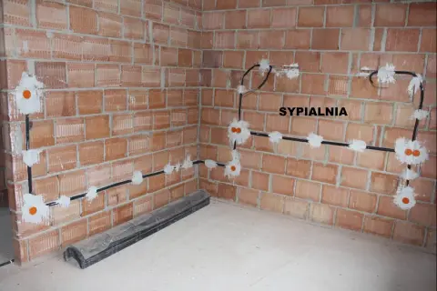 Jakie przewody elektryczne pod tynk wybrać, aby uniknąć błędów w instalacji?