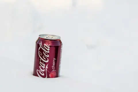 Ile kcal ma cola? Prawda o kaloryczności popularnego napoju