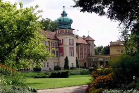 Zamek w Łańcucie ogród: odkryj piękno i historię unikalnych ogrodów