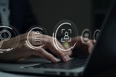 Dlaczego platformy internetowe potrzebują Twojego dowodu: Zrozumienie procesu KYC (Know Your Customer)