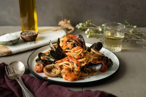 Najlepsze przepisy na spaghetti z owocami morza, które zachwycą smakoszy
