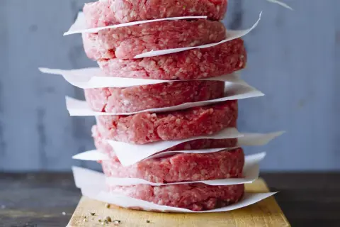 Jak przyprawić mięso wieprzowe na hamburgery, aby zachwycić smakiem