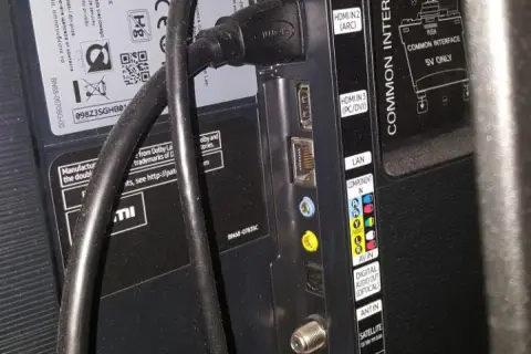 Jak podłączyć stare kino domowe do nowego telewizora Samsung bez problemów