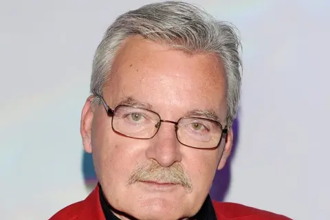 Kto prowadził koło fortuny? Odkryj tajemnice lat 90-tych