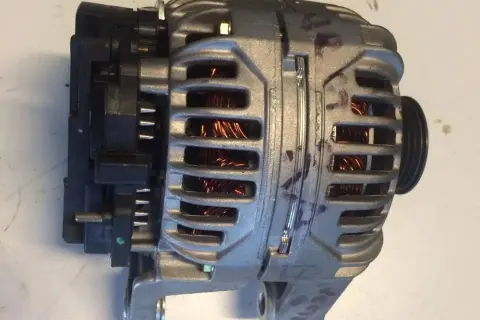 Jak łatwo i bezpiecznie wymontować alternator w Oplu Vectra B – krok po kroku