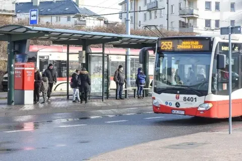 Ile naprawdę zarabia kierowca autobusu w Gdańsku? Sprawdź wynagrodzenia i perspektywy