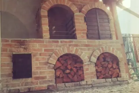 Jak zbudować grill z wędzarnią z cegły - uniknij najczęstszych błędów