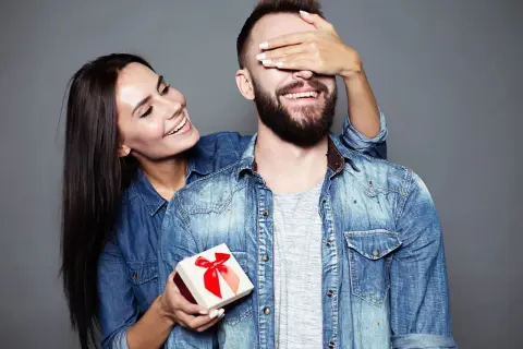 Co facetowi na walentynki? 10 wyjątkowych pomysłów na prezent
