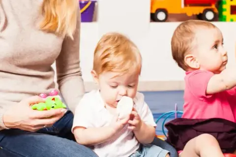 Co robią dzieci w żłobku? Zaskakujące zajęcia i codzienne rutyny