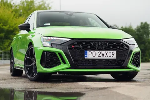 Audi RS3: Pełna moc i luksus w sportowym wydaniu