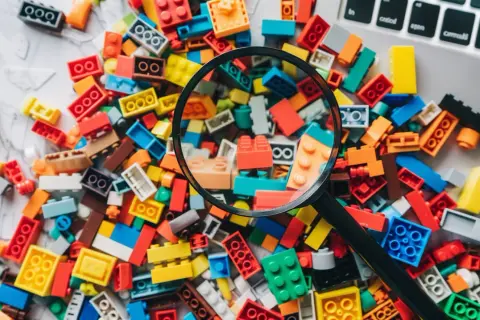 Klocki LEGO na sztuki – gdzie kupić pojedyńcze elementy?
