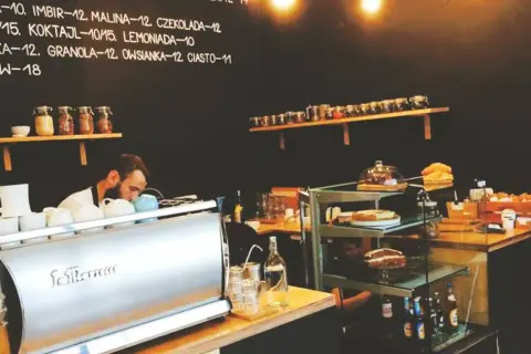 Gdzie na kawę w Warszawie? Odkryj najlepsze kawiarnie w mieście