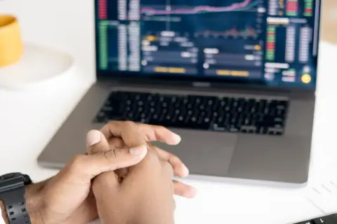 Kredyt gotówkowy 5 tys. zł - Najlepsze oferty i warunki dostępne na rynku