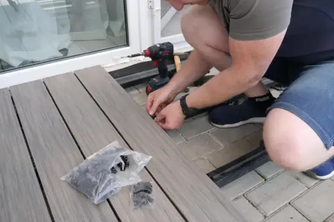 Jak zamontować deski kompozytowe na tarasie - krok po kroku do sukcesu
