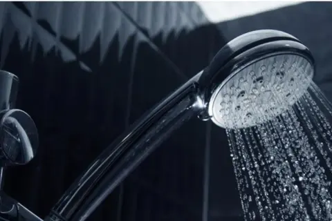 Legionella skąd się bierze i jak uniknąć niebezpieczeństw związanych z nią