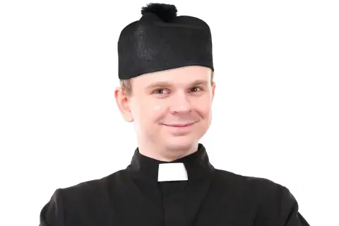 Jak się nazywa czapka księdza? Poznaj tajemnice biretu i jego historię